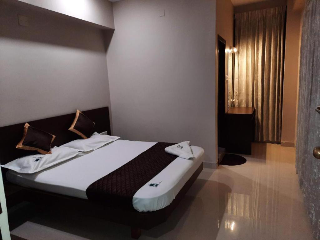 Hotel Aiba Regency Coimbatore Exterior photo