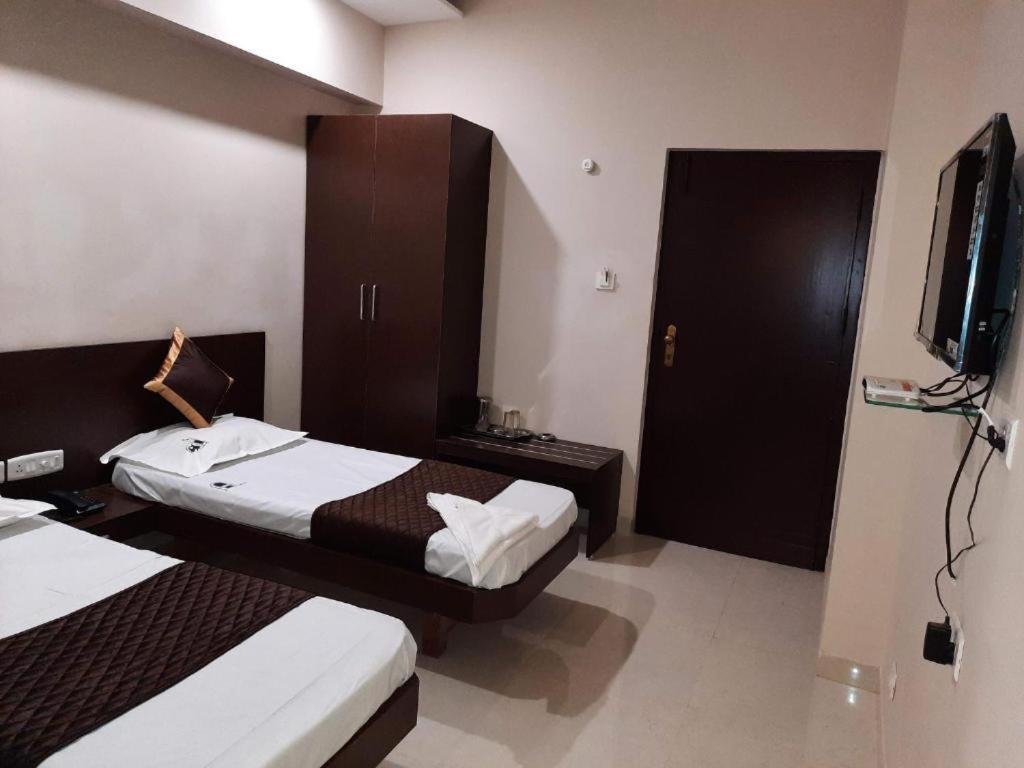 Hotel Aiba Regency Coimbatore Exterior photo